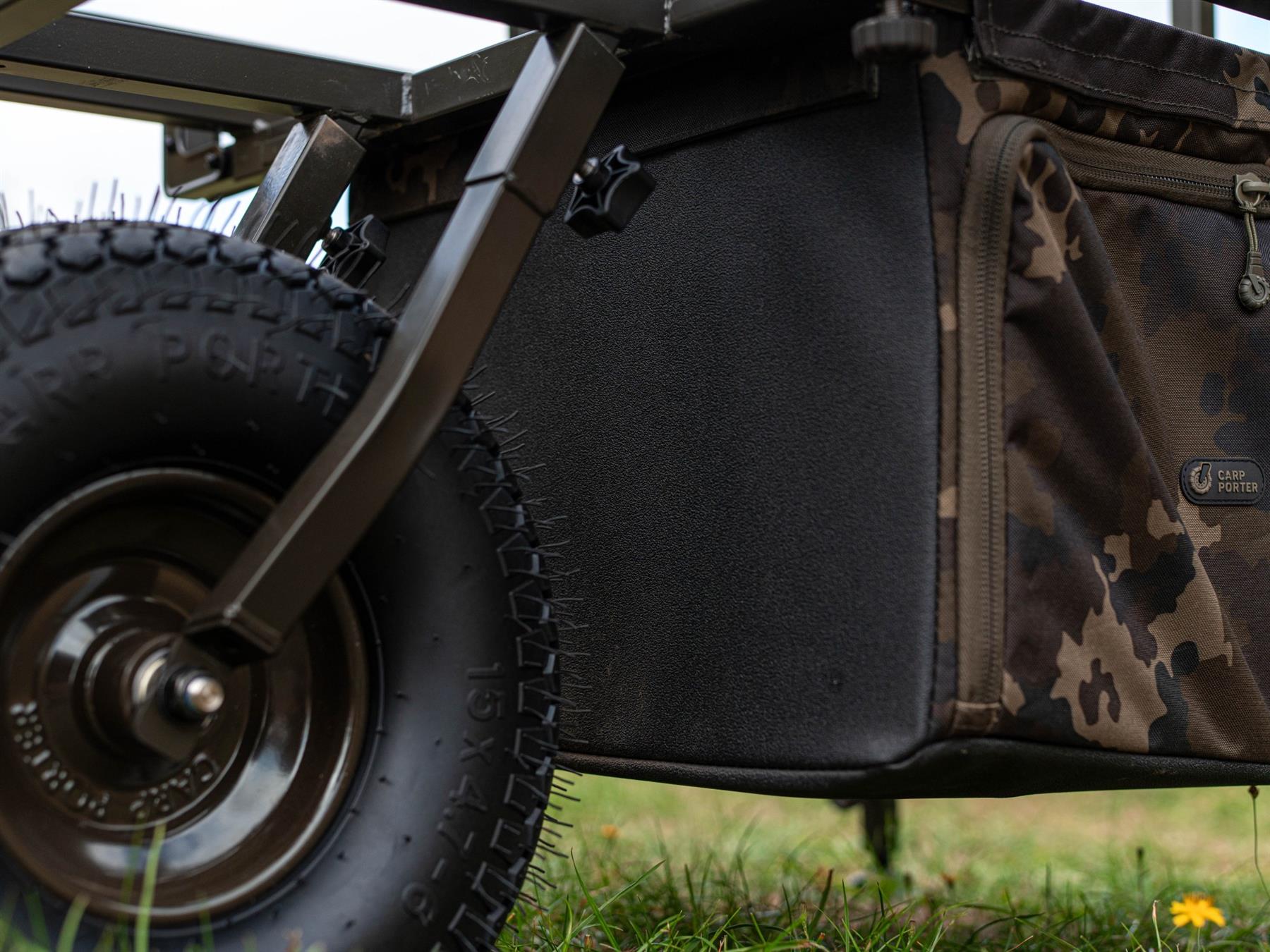 Carp Porter Standard Drop-In Barrow Bag Dark Kamo