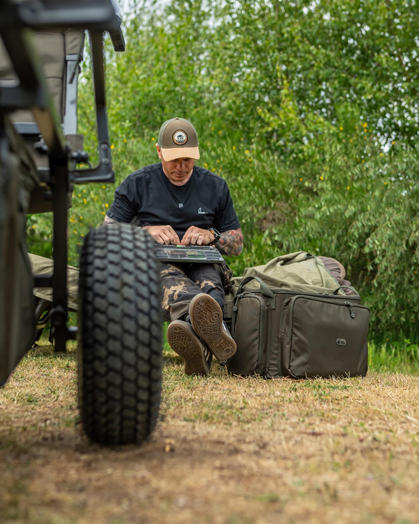 Carp Porter Large Front Barrow Bag Green