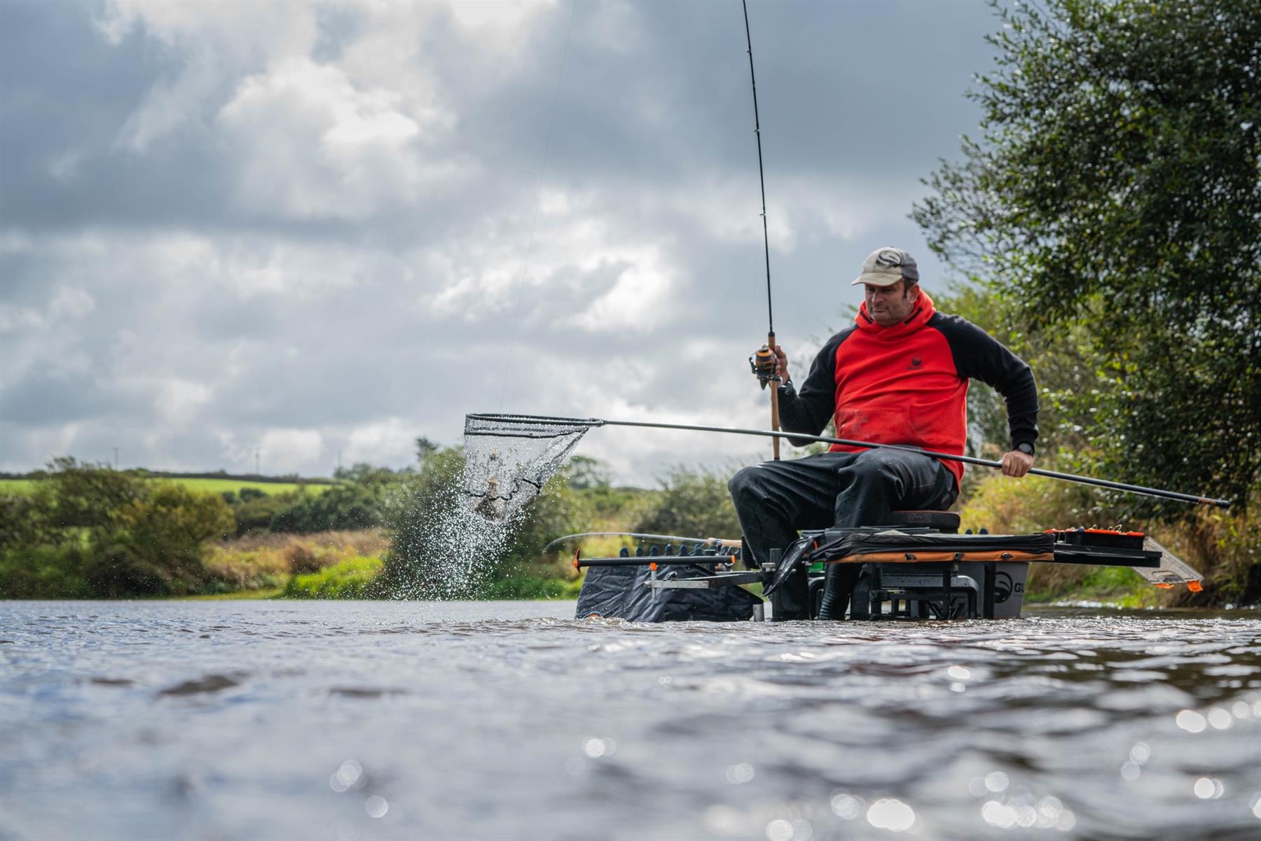 Guru Aventus 2.7m F1 Landing Net Handle